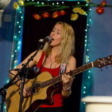 When Christmas Comes Around (Lisa Redford)